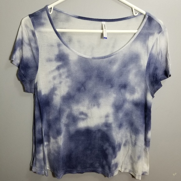 Tresics Tops - "Cloudy" crop top Tresics Tops - "Cloudy" crop top